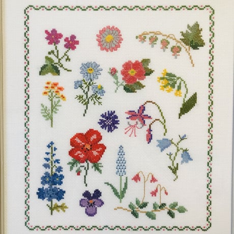 スウェーデンのボタニカル刺繍