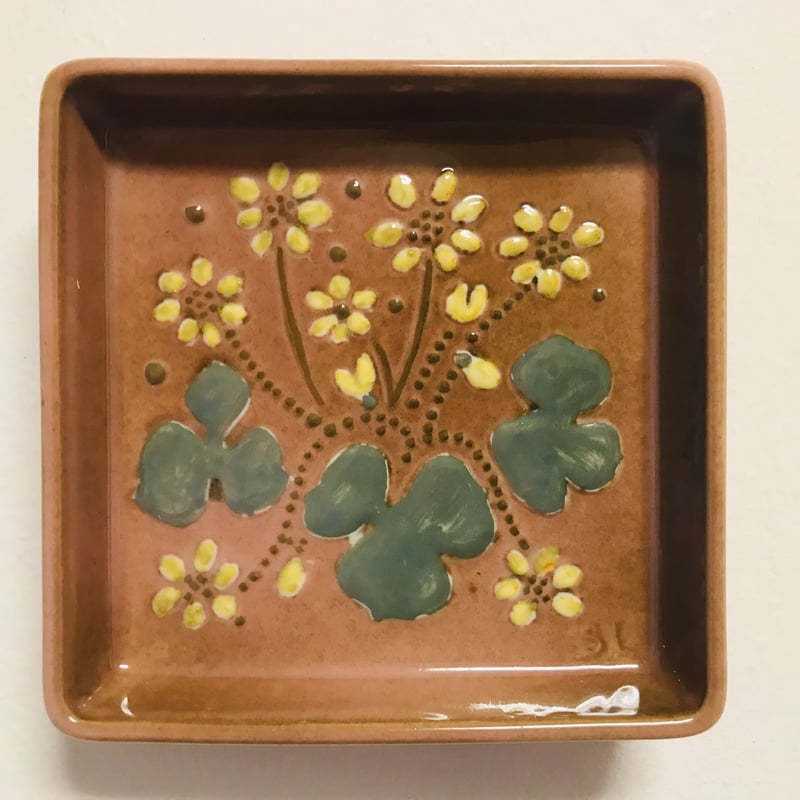 希少なsylvia leuchovius 黄色の花陶板 Rorstrand - 希少なsylvia leuchovius 黄色の花陶板の通販 by