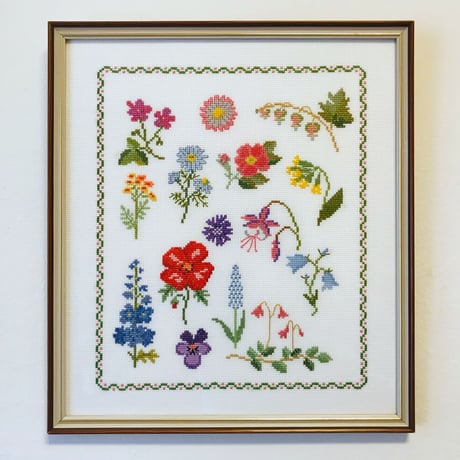 スウェーデンのボタニカル刺繍
