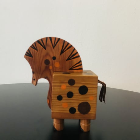木製　馬の貯金箱