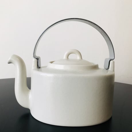 ☆ご予約品【Signe Persson-Melin/シグネペーションメリン】ティーポット　ホワイト《Design House Stockholm》