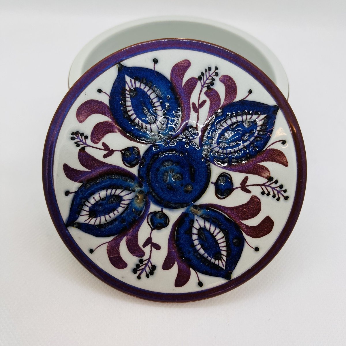 ロイヤルコペンハーゲン テネラシリーズ 蓋付小物入れ Royal Copenhagen》 アルミニア 蓋つき小物入れ | sugallery
