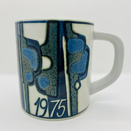 《Royal Copenhagen》  イヤーマグ　Lサイズ　1975年