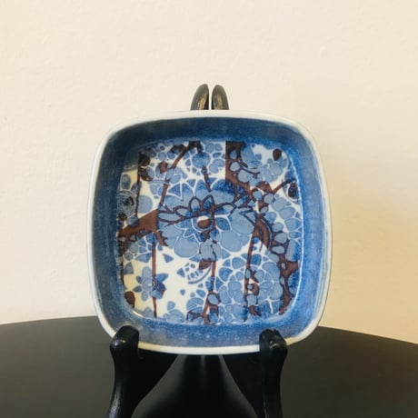 《Royal Copenhagen》  Baca シリーズ　小型スクエアプレート