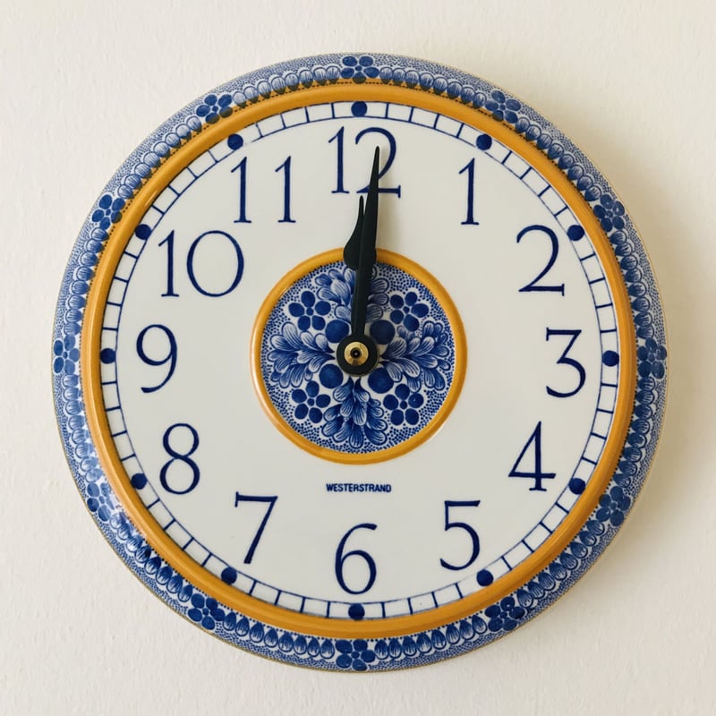 ブルー × イエロー 壁掛け時計《Rorstrand》 | sugallery