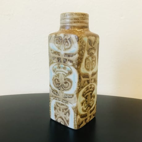 《Royal Copenhagen》  Baca シリーズ　小さな花瓶