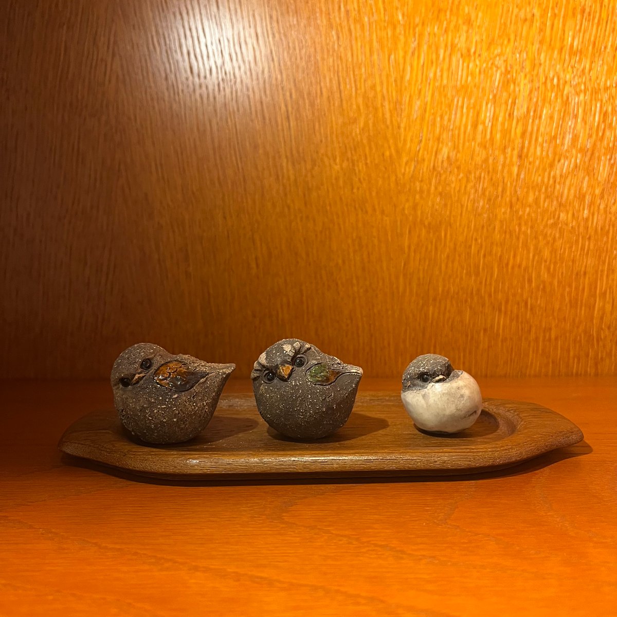 Hannes Johansson】緑の羽根の左向き鳥 | sugallery