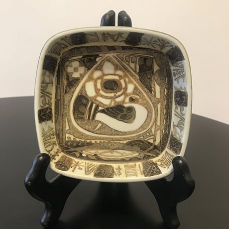 《Royal Copenhagen》  Baca シリーズ　スクエアープレート（小）