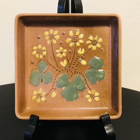 希少なsylvia leuchovius 黄色の花陶板 希少なsylvia leuchovius 黄色の花陶板