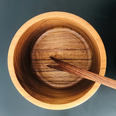 スウェーデン製　蓋つきチークボウル