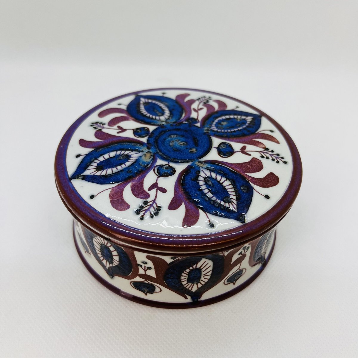 ロイヤルコペンハーゲン テネラシリーズ 蓋付小物入れ Royal Copenhagen》 アルミニア 蓋つき小物入れ | sugallery