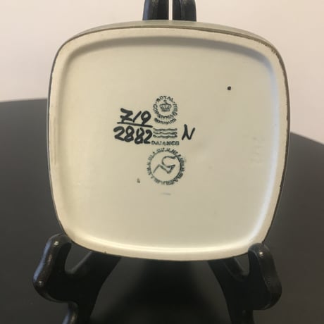 《Royal Copenhagen》  Baca シリーズ　スクエアープレート（小）