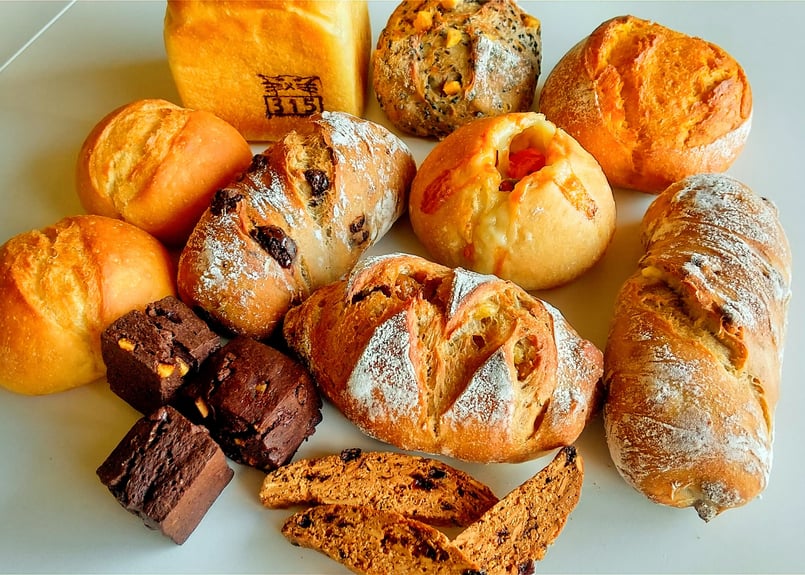 A箱とシフォンの詰め合わせ | 315bakery