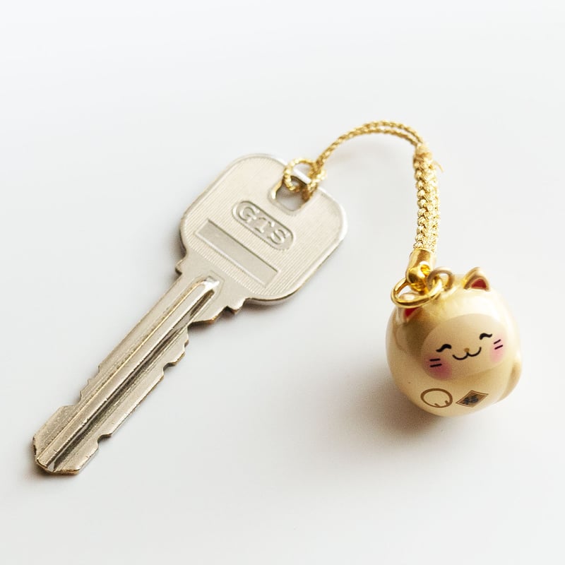 【激レア】 Shinzi Kato 陶器大きな鈴を持つ招き猫2体（美品） 激レア】 Shinzi Kato 陶器大きな鈴を持つ招き猫2体（美品）