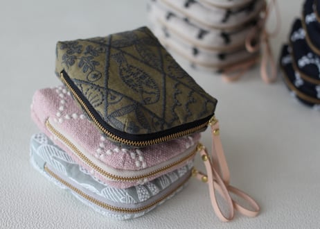 ミナペルホネン pomppia L字ポーチ mina perhonen trippie ポーチ