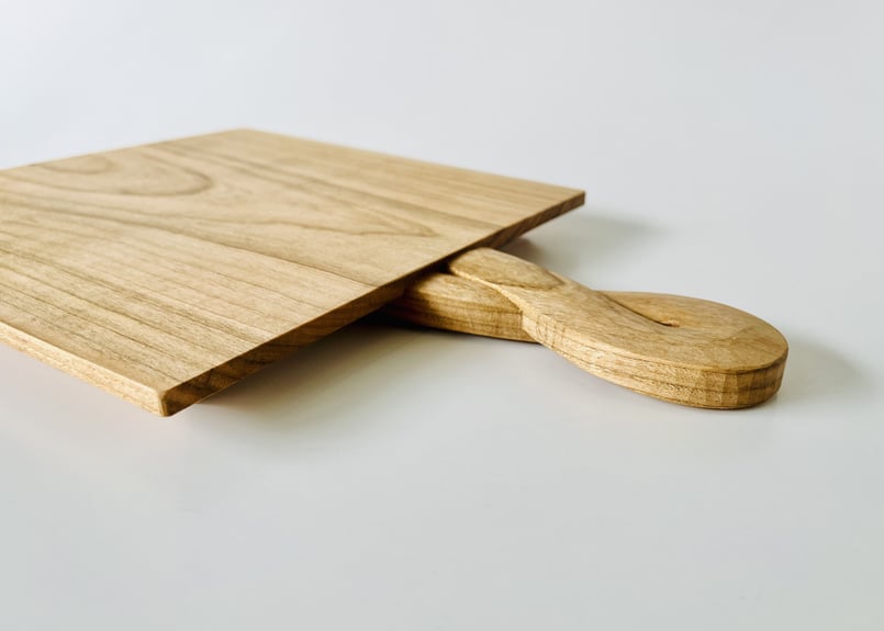 ki o e さん　くまのカッティングボード 高塚和則｜くるみのカッティングボード（ミニサイズ） COMFOTA