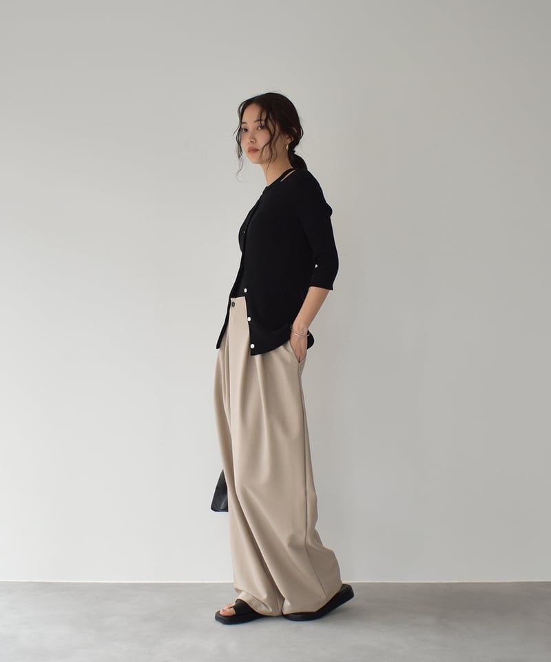Asymmetry Semiwide Tuck Pants bo2000-136 | cizatto