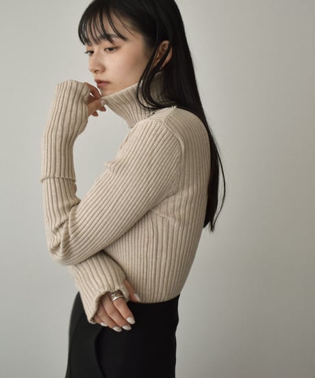 Fingerhole Turtle Neck Knit t1911-155