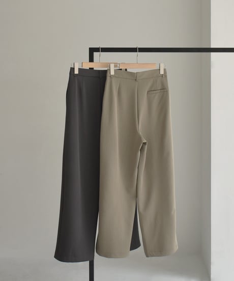 Deep Tuck Semiwide Pants bo2000-158