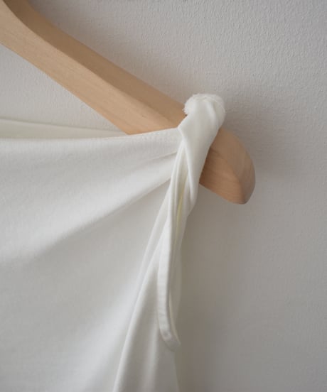 Asymmetry Twist Ahoulder Tops t1911-544