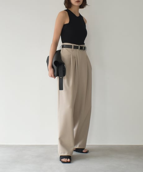 Asymmetry Semiwide Tuck Pants bo2000-136