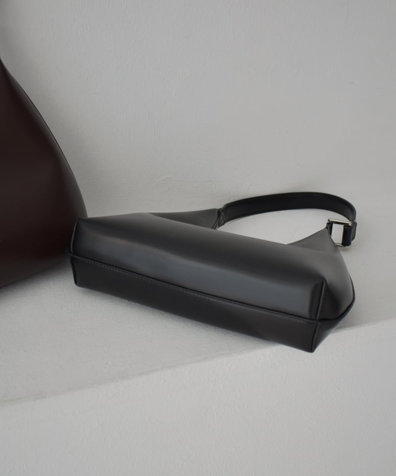 Onehandle Crescent Bag b1910-35 | cizatto