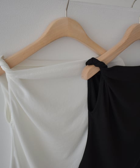 Asymmetry Twist Ahoulder Tops t1911-544