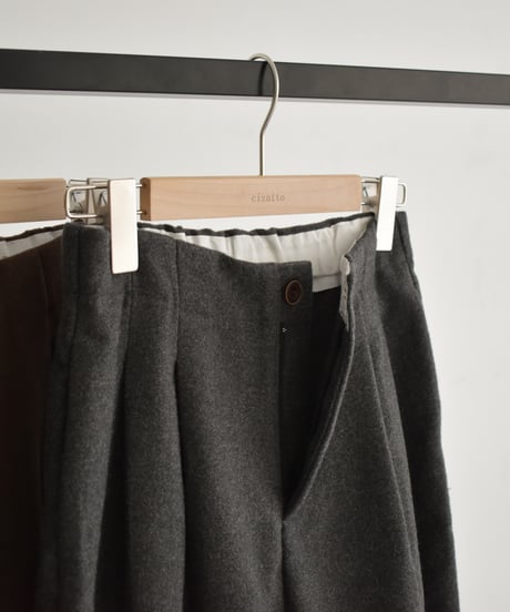 Wool Like Tuck Wide Pants bo2000-137