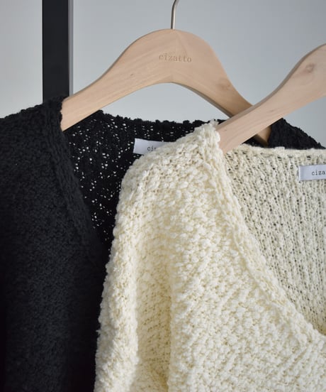 Boucle Vneck Knit Pullover t1911-240