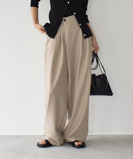 Asymmetry Semiwide Tuck Pants bo2000-136