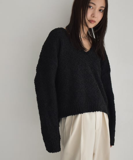 Boucle Vneck Knit Pullover t1911-240