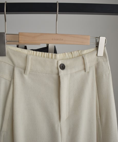 Wool Tuck Wide Pants bo2000-183