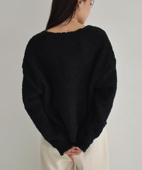 Boucle Vneck Knit Pullover t1911-240