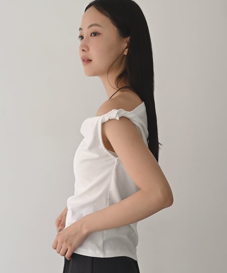 Asymmetry Twist Ahoulder Tops t1911-544