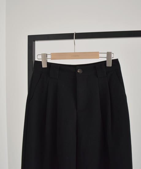 Wool Like Tuck Pants（Black）bo2000-182