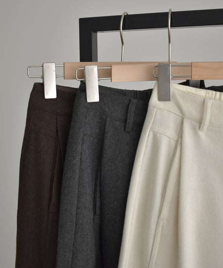 Wool Tuck Wide Pants bo2000-183