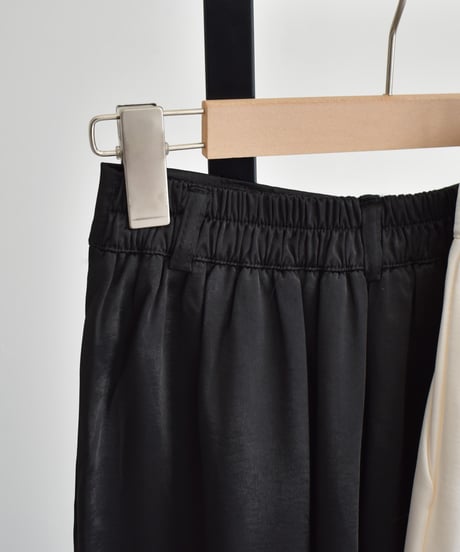 Satin Tuck Pants bo2000-191