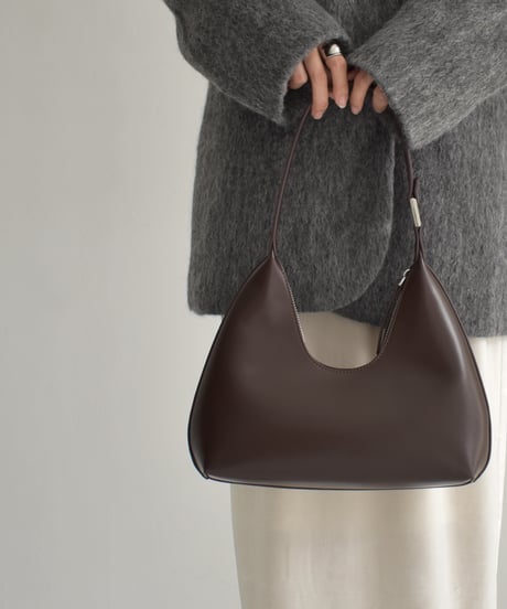 Onehandle Crescent Bag b1910-35