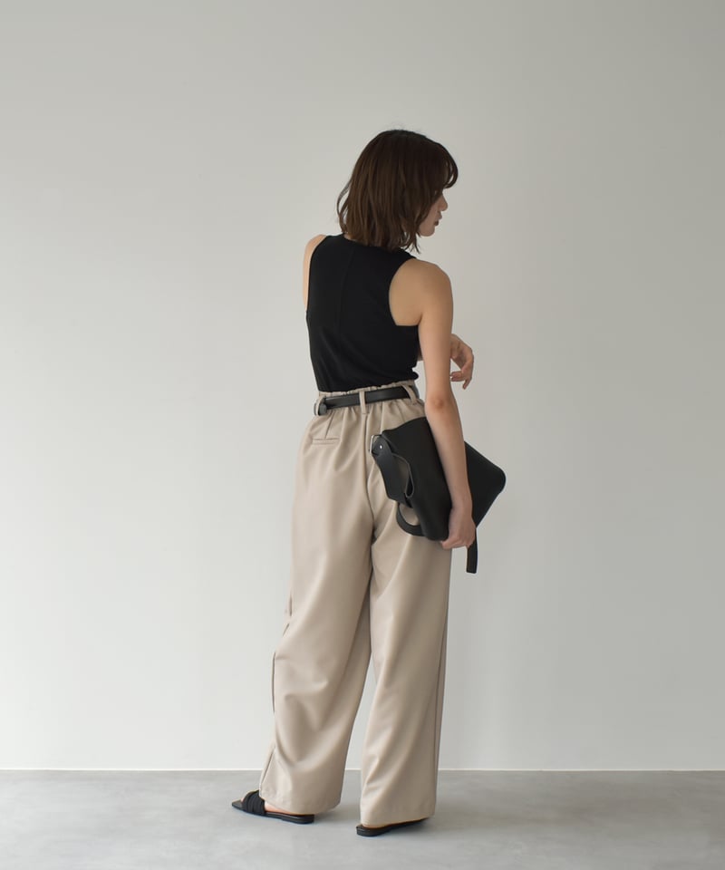 Asymmetry Semiwide Tuck Pants bo2000-136 | cizatto