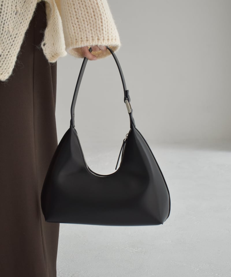 Onehandle Crescent Bag b1910-35 | cizatto
