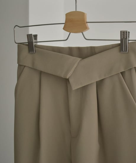 Highwaist Tuck Pants（Khaki beige）【セットアップ着用可能】