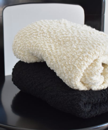Boucle Vneck Knit Pullover t1911-240