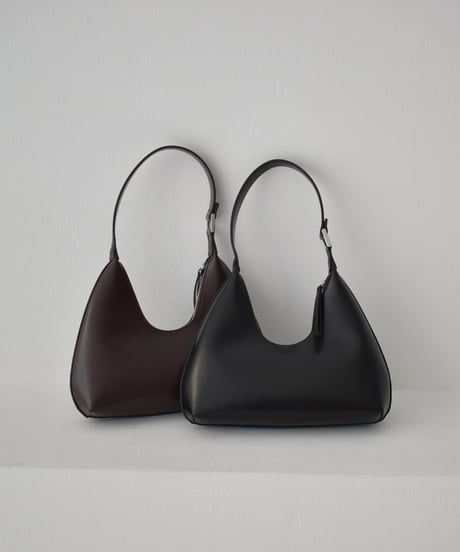 Onehandle Crescent Bag b1910-35
