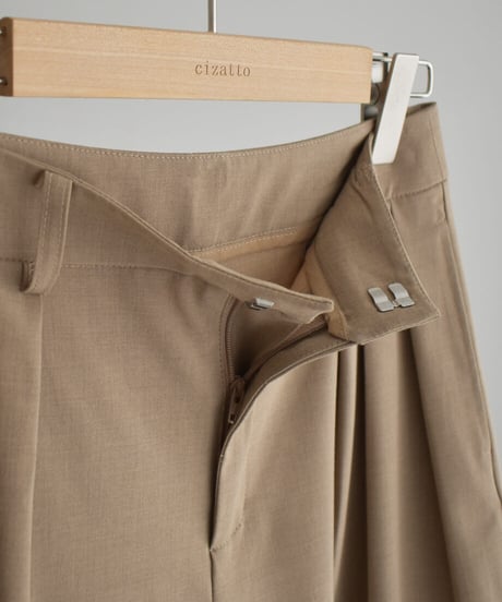 Three Tuck Bermuda Pants bo2000-200