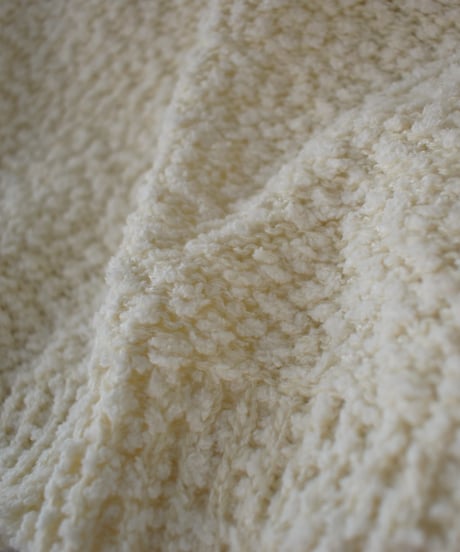 Boucle Vneck Knit Pullover t1911-240