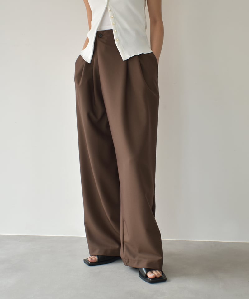 Asymmetry Semiwide Tuck Pants bo2000-136 | cizatto