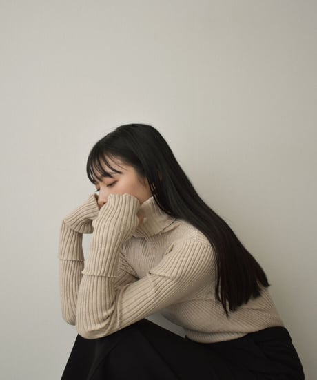 Fingerhole Turtle Neck Knit t1911-155