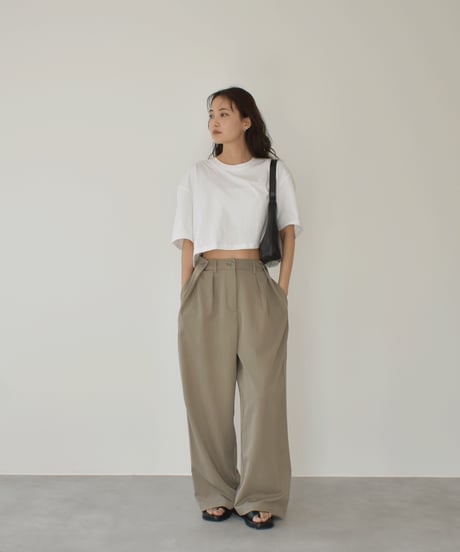 Deep Tuck Semiwide Pants bo2000-158