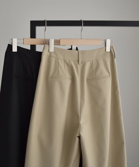 Three Tuck Wide Pants bo2000-181