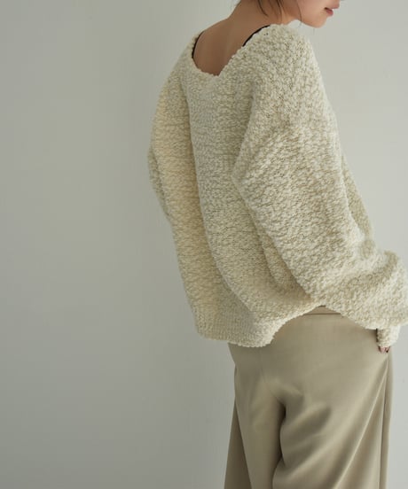 Boucle Vneck Knit Pullover t1911-240